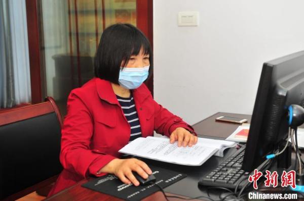 全国人大代表刘发英：公费师范生不当老师可记入诚信档案