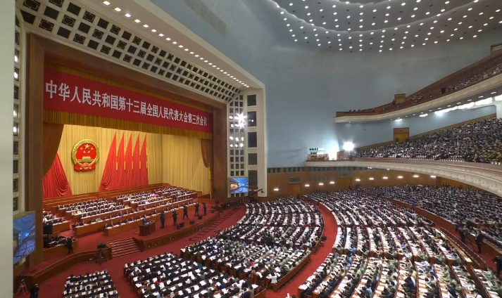 政府工作报告极简版来了！只有500多字