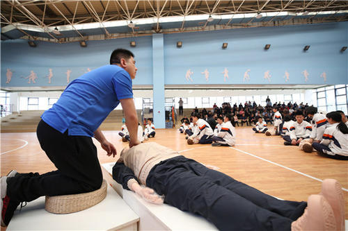 提案建议高校增开心肺复苏急救课，你怎么看？