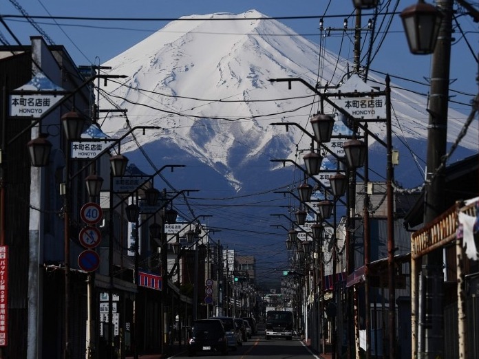 日本富士山今夏不迎客，4条登山道关闭