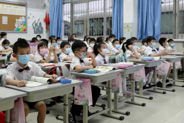全国两会·深圳报告 | 深圳中小学全面复课直击：防疫入常态 校园复生机