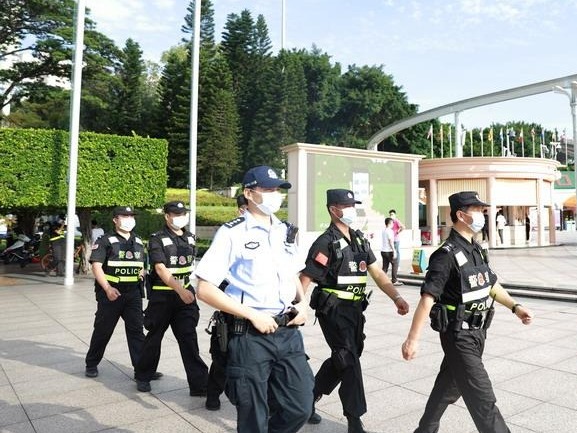 每天13000名警力巡逻保平安 深圳五一假期治安警情拥堵警情悉数下降 