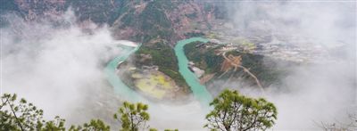 大峡谷的“背篓医生”