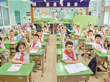 广州中小学学生和授课老师在校内可摘口罩