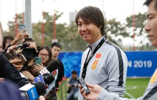 述评｜国家队集训首日李铁对归化松口 世界杯梦或更近