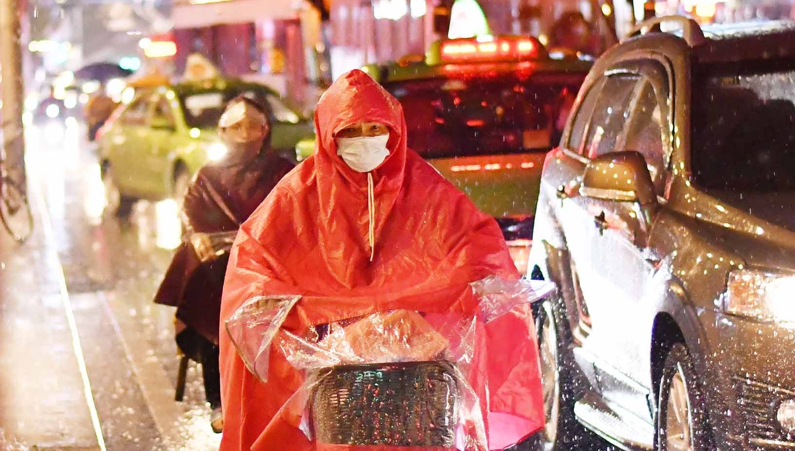 广州出现局部特大暴雨，多个街道须防地质灾害