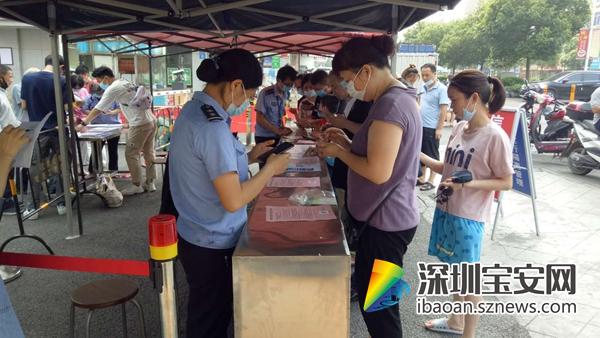 松岗街道加大宣传力度 以点带面推动电动车备案工作