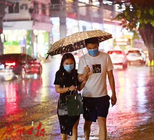 明日有暴雨，强降水、大风、强雷电也在路上……