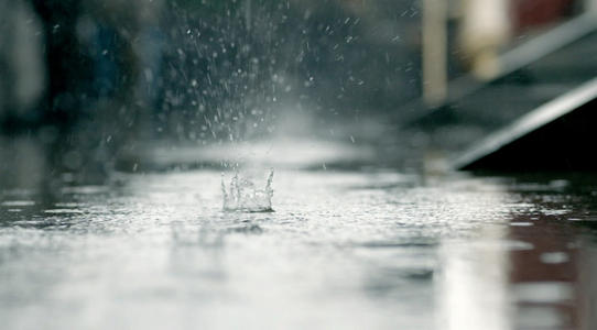 雨又来啦，出门注意安全！深圳暴雨黄色和雷电预警正在生效中