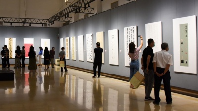 5月，去深圳美术馆看百余幅书法、篆刻作品讲述特区故事