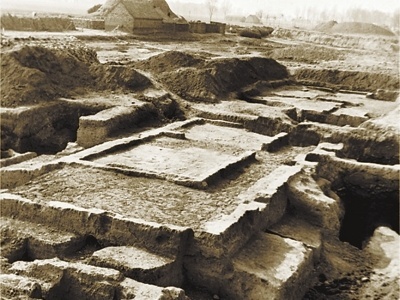 平粮台古城遗迹发掘：发现中国最早城市排水系统