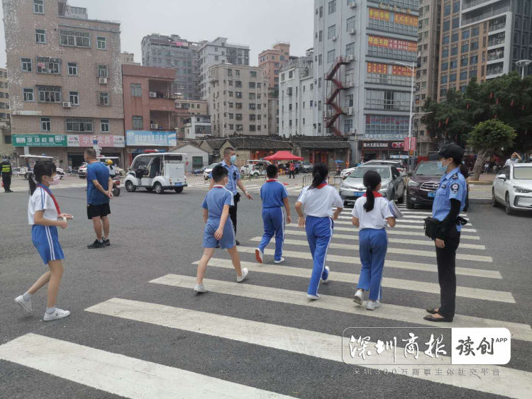 “神兽回笼”乐坏家长！公明网格助力莘莘学子返校复课