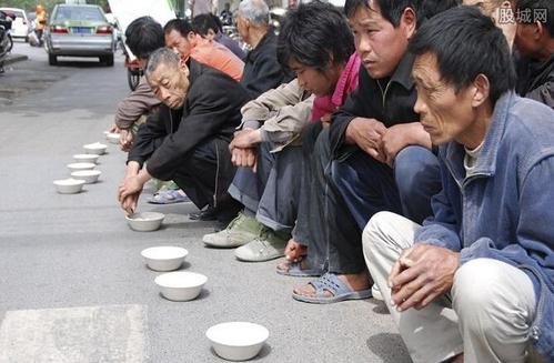 最高检：对农民工等特殊群体讨薪等案依法支持起诉