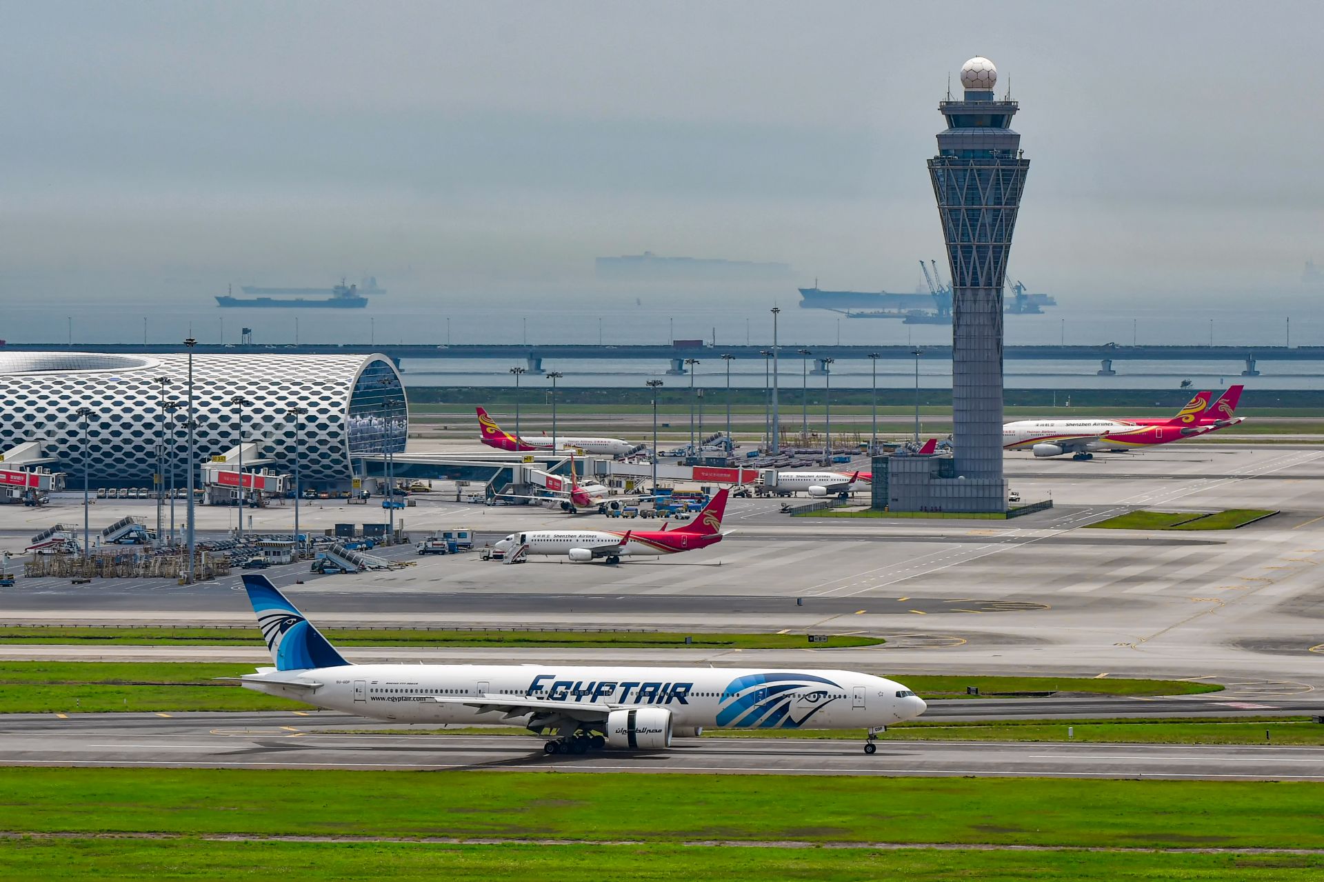 深圳空管保障非洲抗“疫”航班首飞