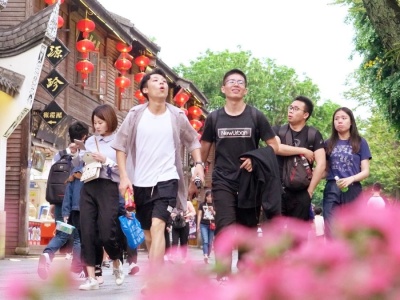 广东17日起恢复省内旅游 首批120名游客出游