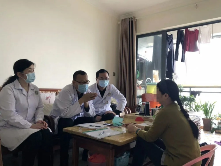 听说了吗？福中福社康把病床建到家里来了！