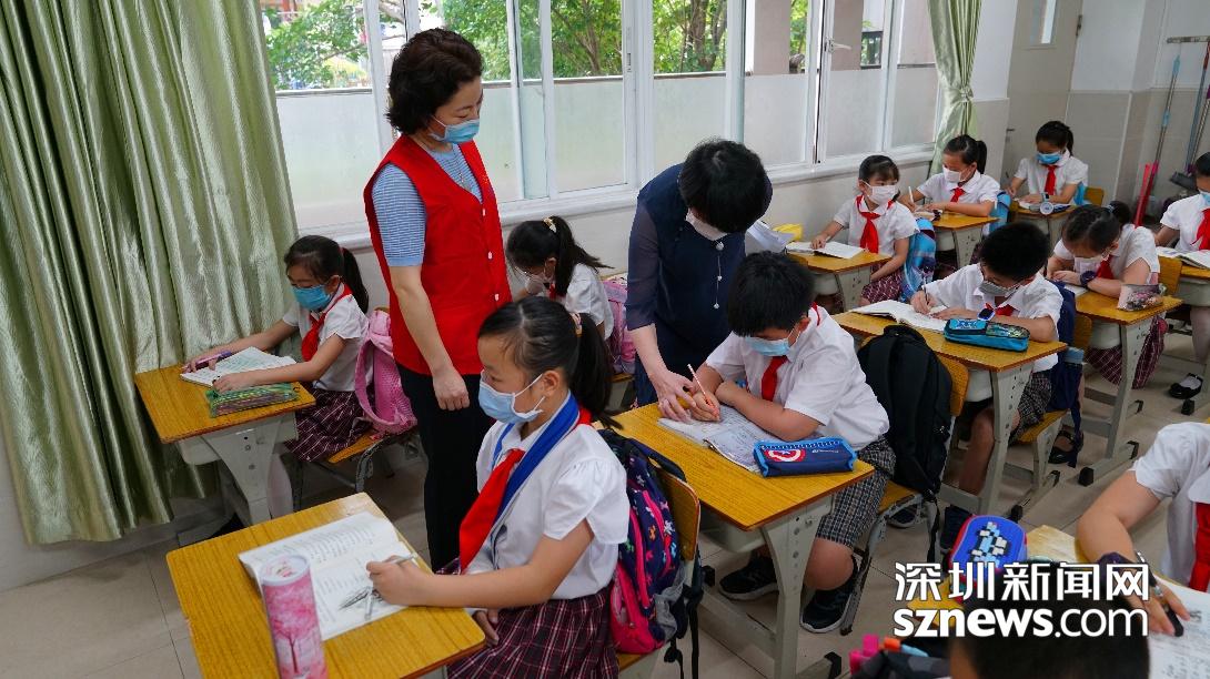 阳光小学复学第一天， “空中课堂”与“地面课堂”无缝衔接