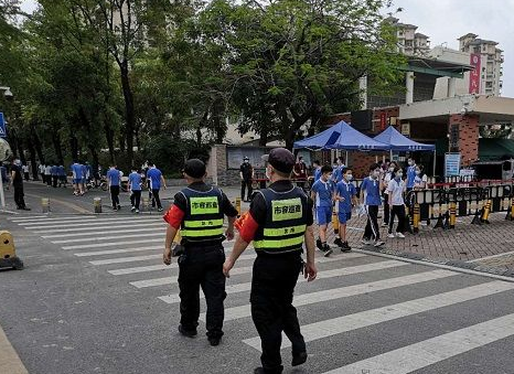 即时发现、即时打击！龙岗开展校园周边市容秩序专项整治