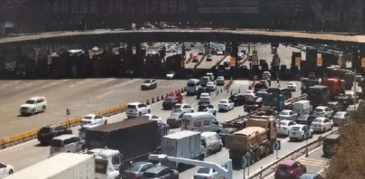 车龙超过7公里！返程高峰即将到来，深圳这些景区路段拥堵