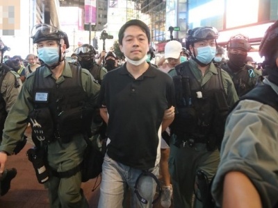 香港铜锣湾又现未经批准集结，反对派议员许智峰被捕