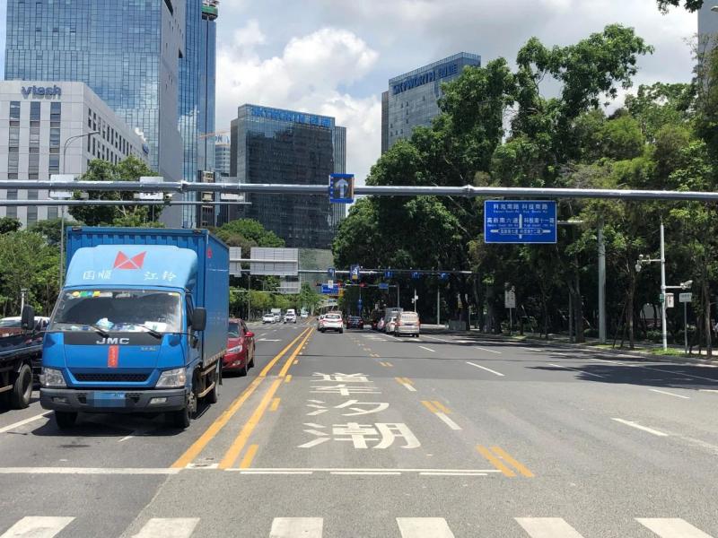 南山科技园片区将新增两条灯控潮汐车道