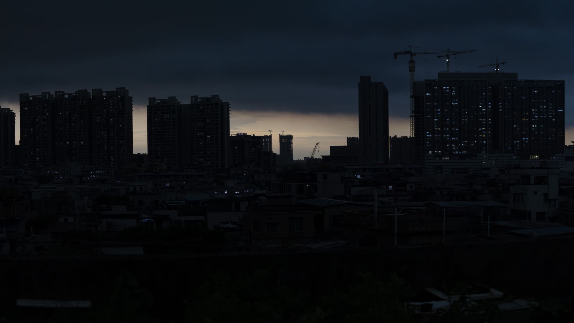 请注意规划出行！广州七区发布暴雨预警