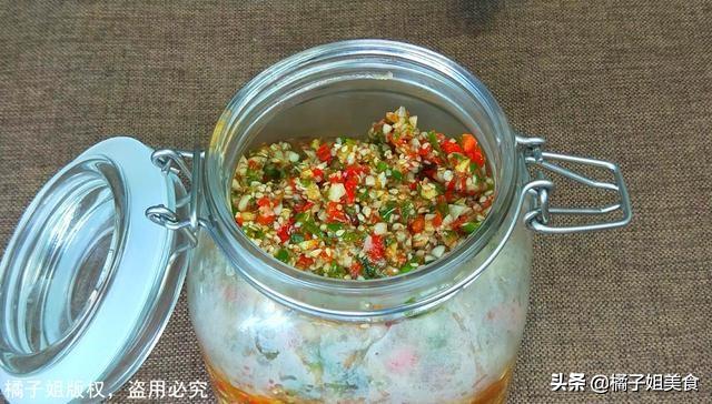 “万能的蒜蓉辣酱”，教你最正宗的做法，拌啥都好吃，实在太香了