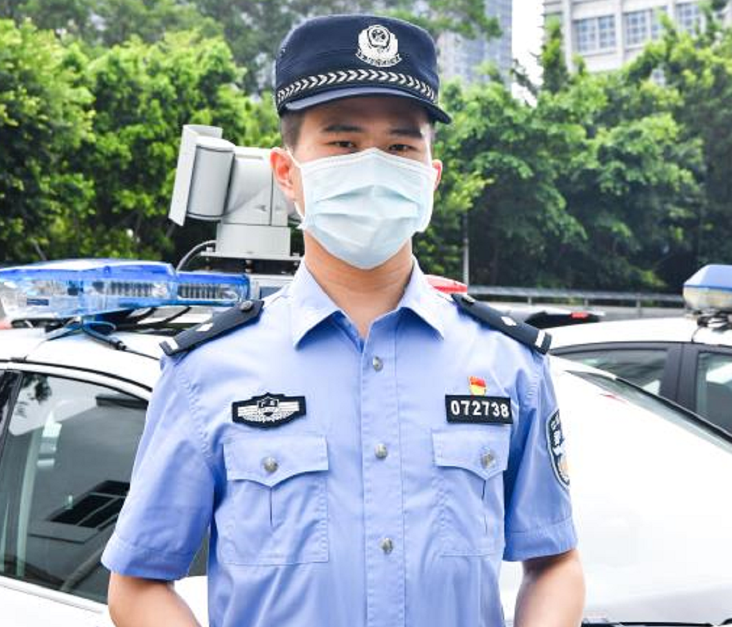 每日警星丨钟灵辉：脚踏实地了解社情民意 