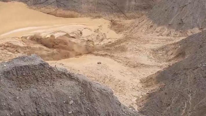 缅甸翡翠矿区发生塌方事故，已致2死5伤多人失踪