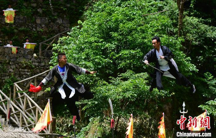 福建尤溪：“尤溪侠客行”上演大型武术表演实景秀