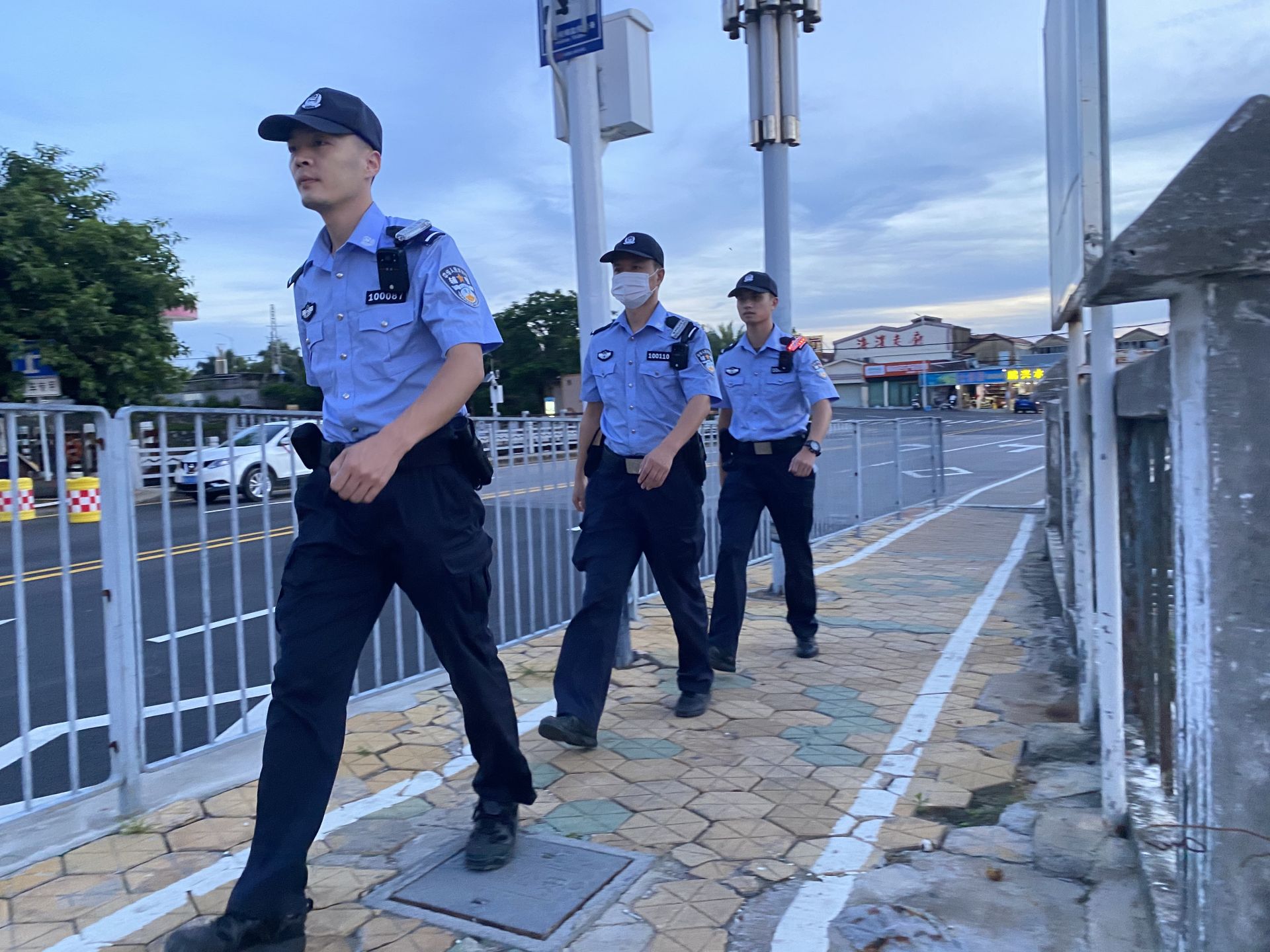 为千万游客构建稳定辖区 大鹏公安打造巡逻防控“2.0”模式