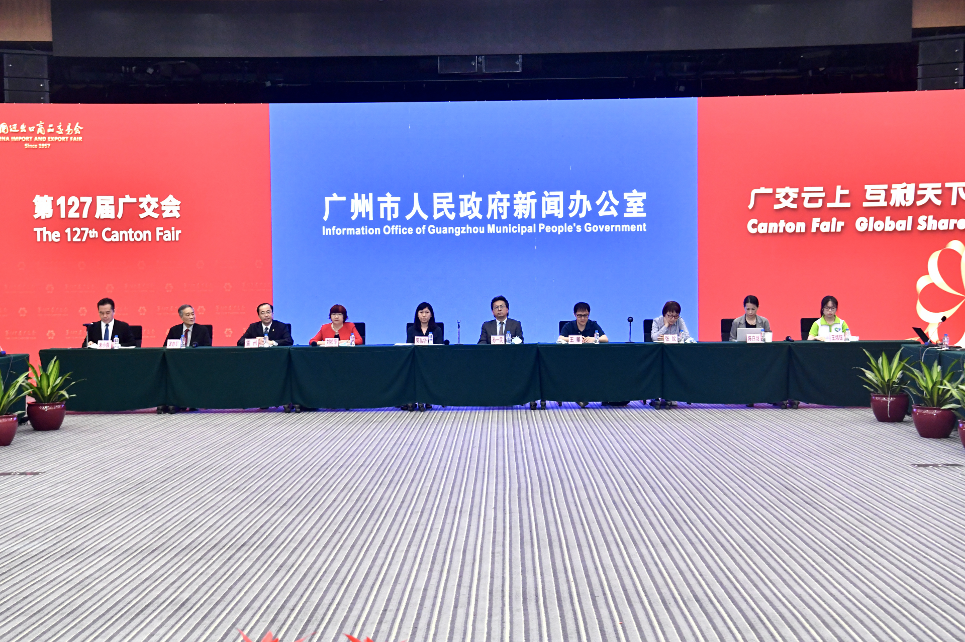 880万人，历届广交会来了这么多境外采购商