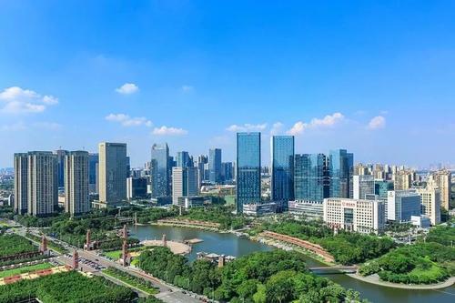 马兴瑞主持召开省政府常务会议：广东在国家2020年省级政府和重点城市网上政务服务能力调查评估中蝉联第一