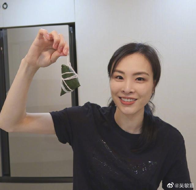 发福仍明艳动人！奥运冠军吴敏霞晒美照引网友盛赞