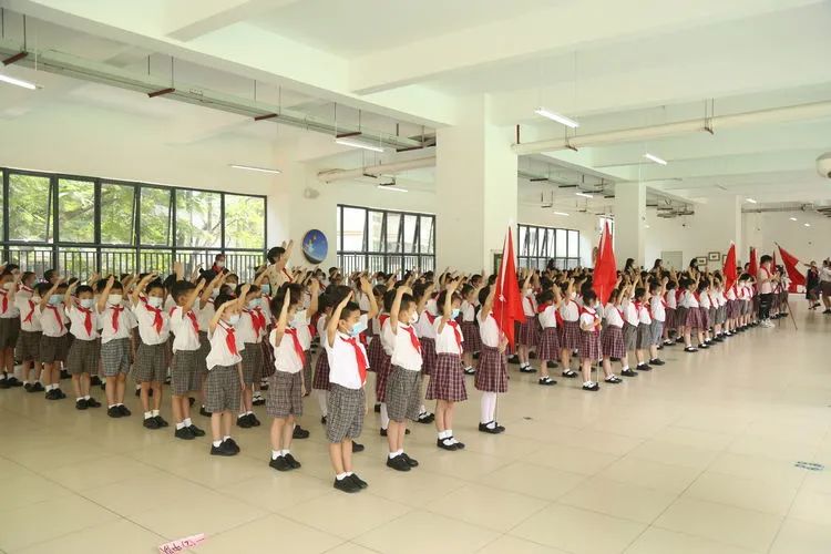 丹堤实验学校举行少先队入队仪式