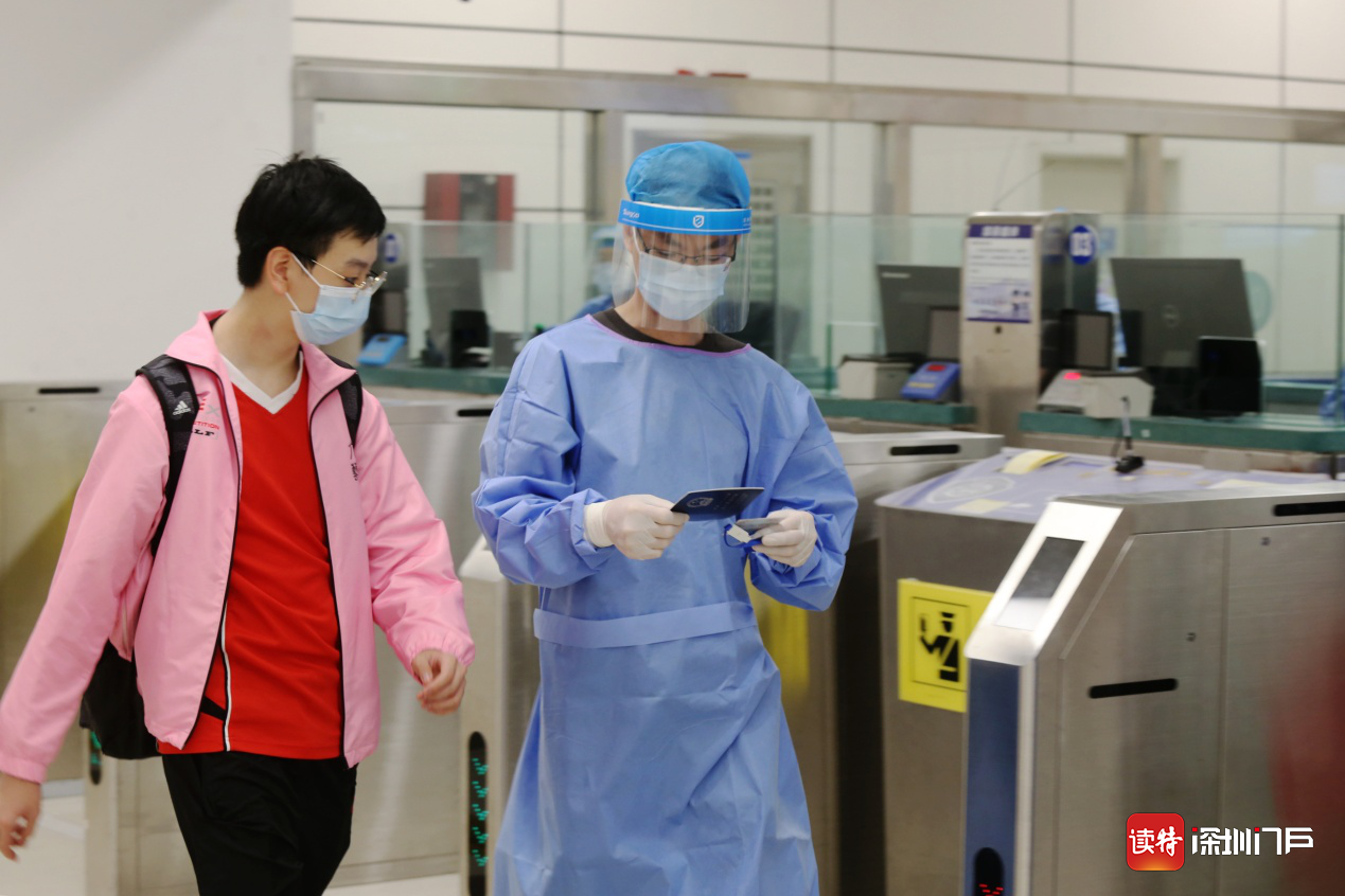 深港两地政府关心感觉很温暖 跨境学生通关顺畅重返课堂非常开心