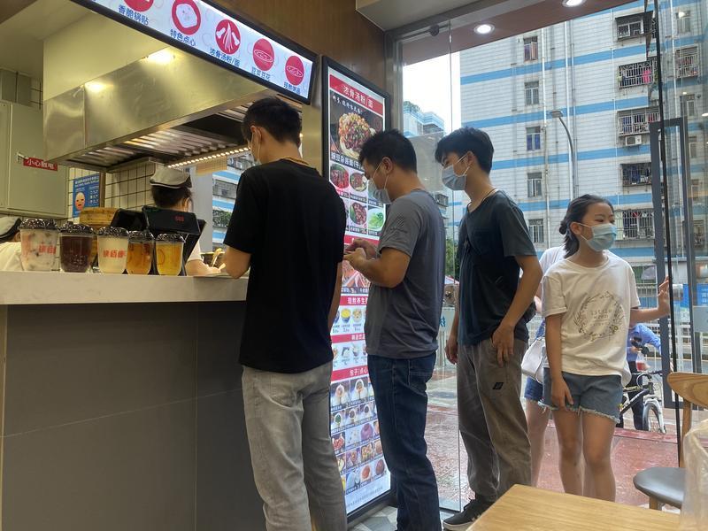 吃起来！迎接充满烟火气的夏天：深圳餐饮业部分客流恢复近八成
