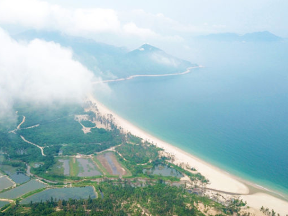 距离深圳最美海滩仅800米，西涌鹤薮公园建成！