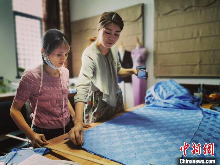“80后”非遗绣娘的针线人生：传道解惑中话传承