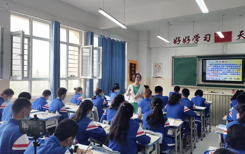 深圳“组团式”教育援疆打造“带不走的管理人才队伍”