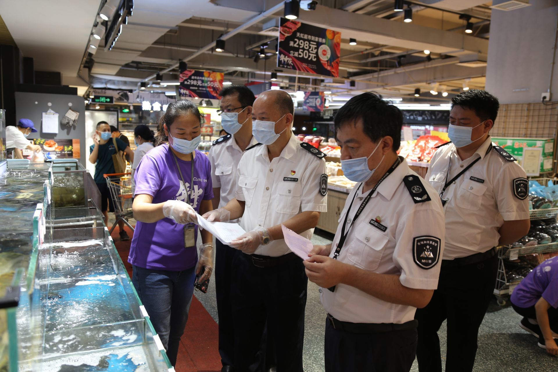 深圳市市场监管局开展打击市场销售长江流域非法捕捞渔获物专项行动