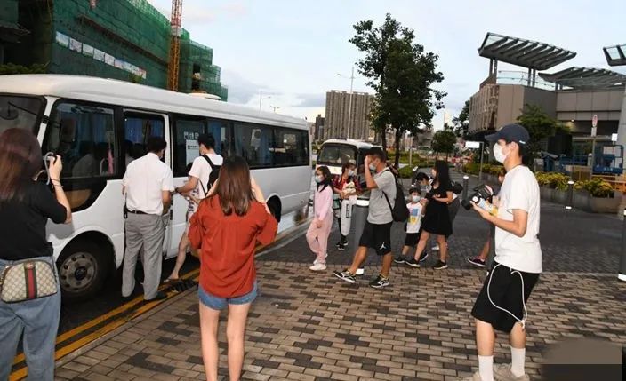 多图 | 香港惊现战时炸弹！警方通宵拆除 现实版“拆弹专家”如何化解炸弹惊魂？