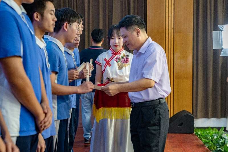 881名学子梦圆大学，龙岗职校举行2020届毕业生“云毕业典礼”