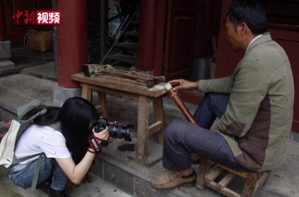 傣族女孩历时4年行摄云南 记录濒临消失的手艺人