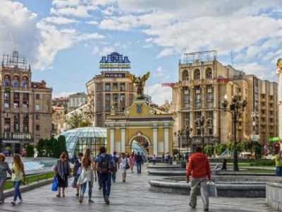 乌克兰总统泽连斯基签署法令，对中国入境游客实行免签制度