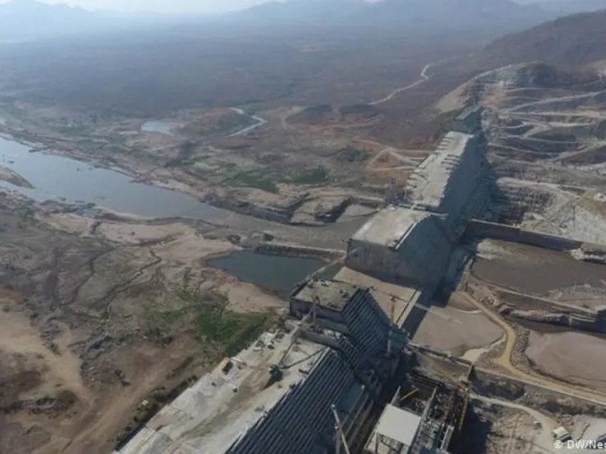 与下游国家尚未达成协议，埃塞俄比亚开始为复兴大坝蓄水