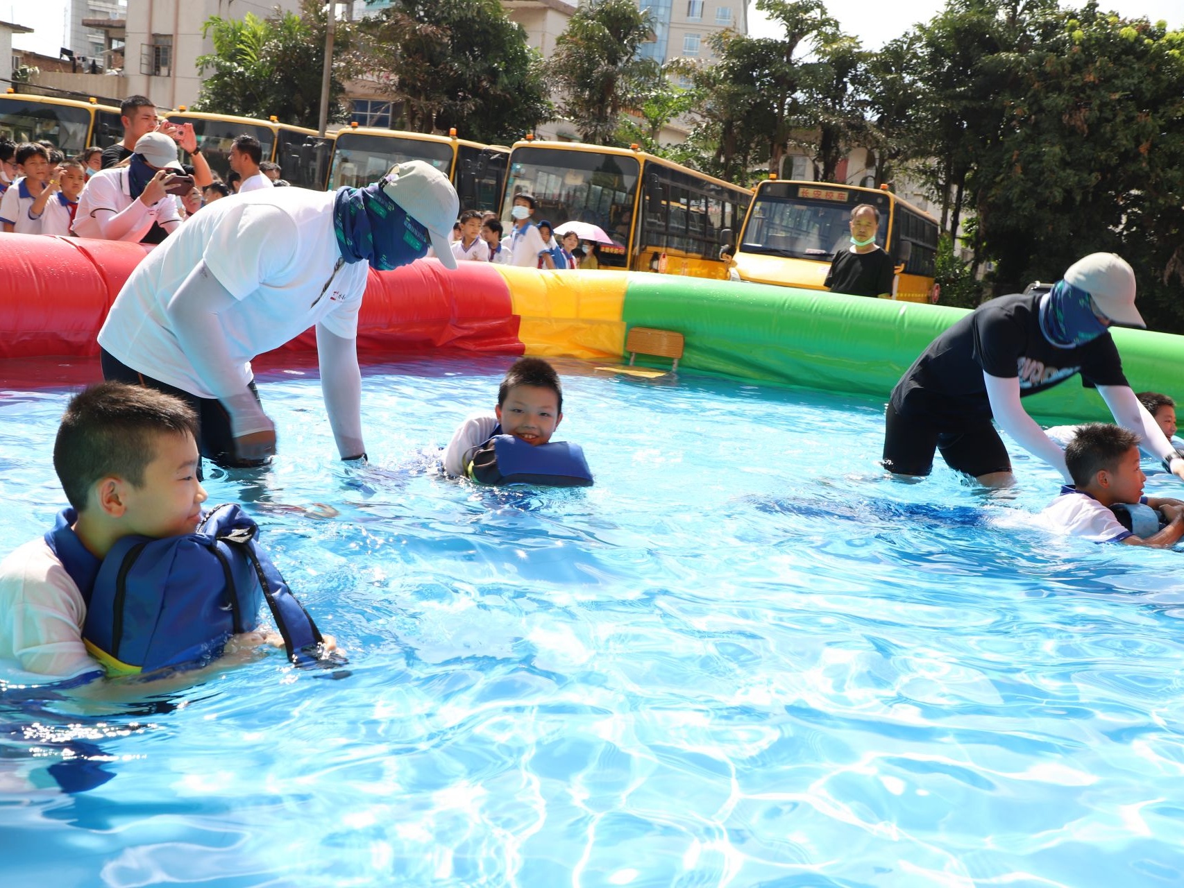体验式防溺水教育走进东莞学校