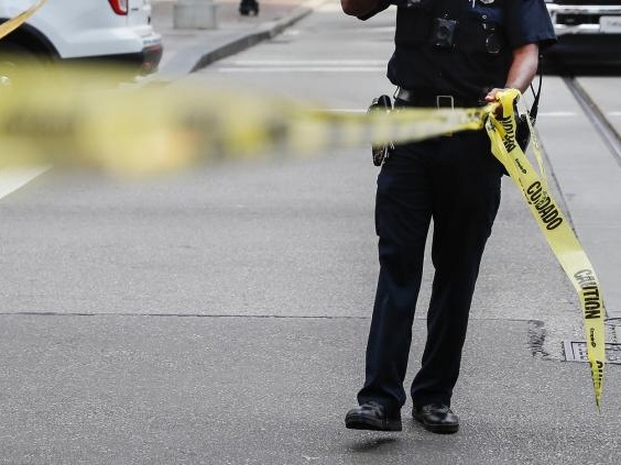 美媒：美国华盛顿发生枪击案，已致1人死亡8人受伤