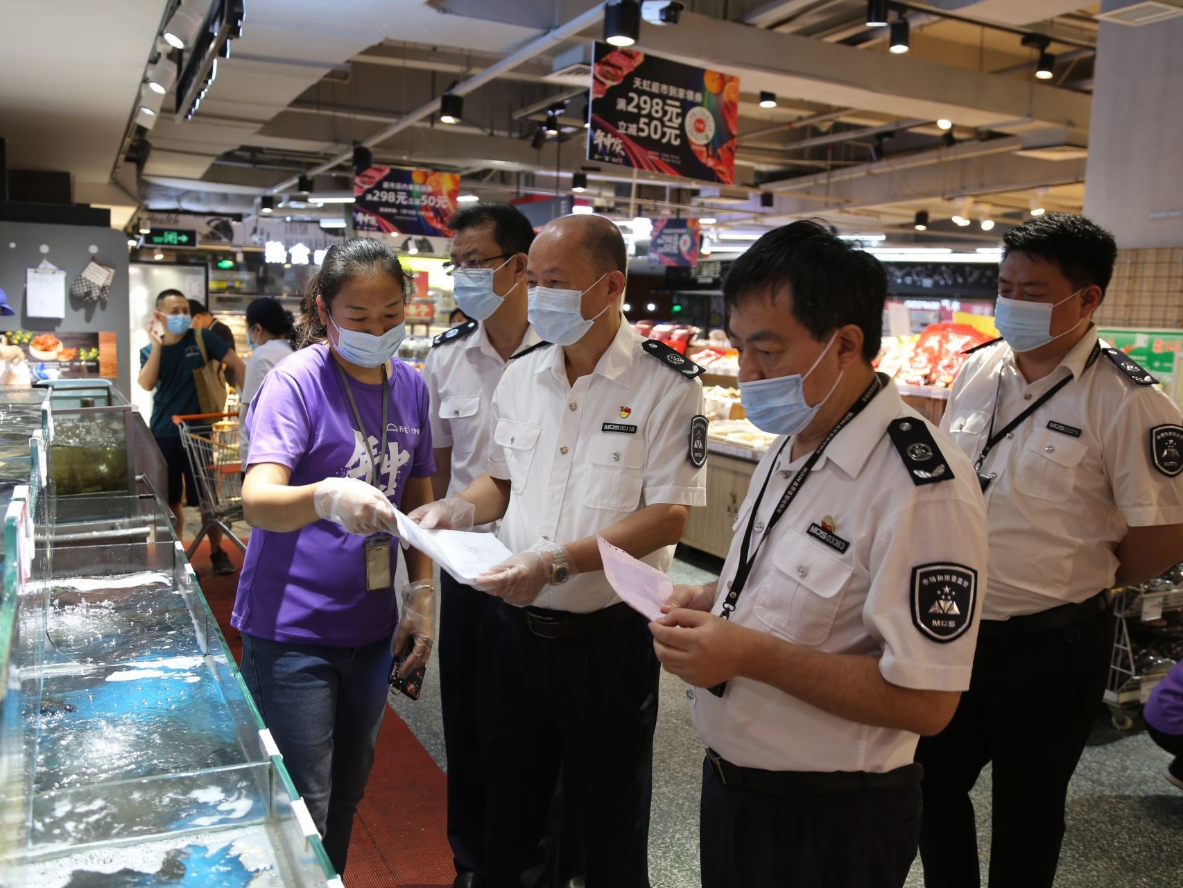 深圳市市场监管局开展打击市场销售长江流域非法捕捞渔获物专项行动