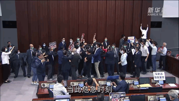 香港立法会成为反对派议员“揽炒”“秀场”，不可以！